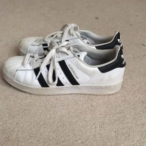 Adidas superstars